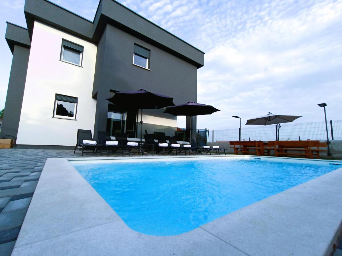 Villa Nikolina - Luxury Villa With 5 Bedrooms And Swimming Pool Vodnjan Zewnętrze zdjęcie
