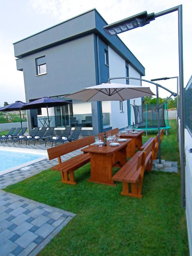 Villa Nikolina - Luxury Villa With 5 Bedrooms And Swimming Pool Vodnjan Zewnętrze zdjęcie