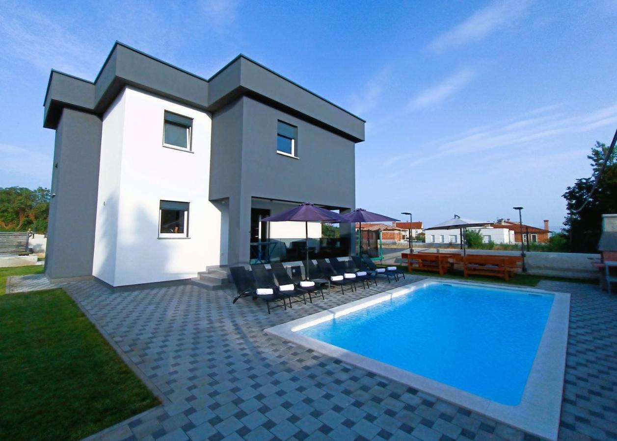 Villa Nikolina - Luxury Villa With 5 Bedrooms And Swimming Pool Vodnjan Zewnętrze zdjęcie